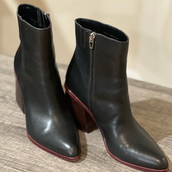 dolce vita Terrie Bootie- Black - Picture 1 of 6